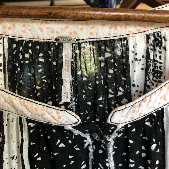 Free People Days of Romance Peasant Blouse. Ivory. Size XS - Picture 8 of 11